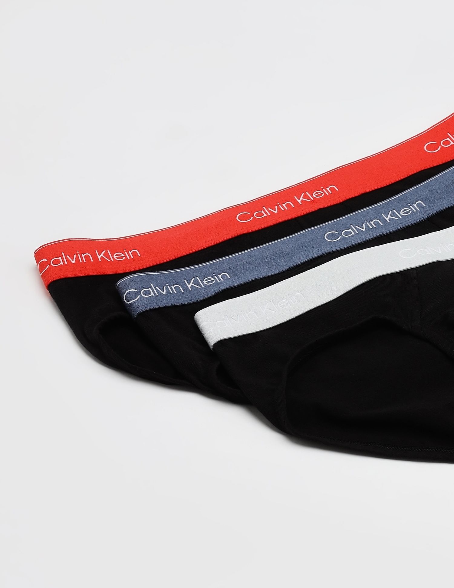 Calvin Klein Underwear Multi-Coloured Solid Mid Rise Brief - Pack Of 3