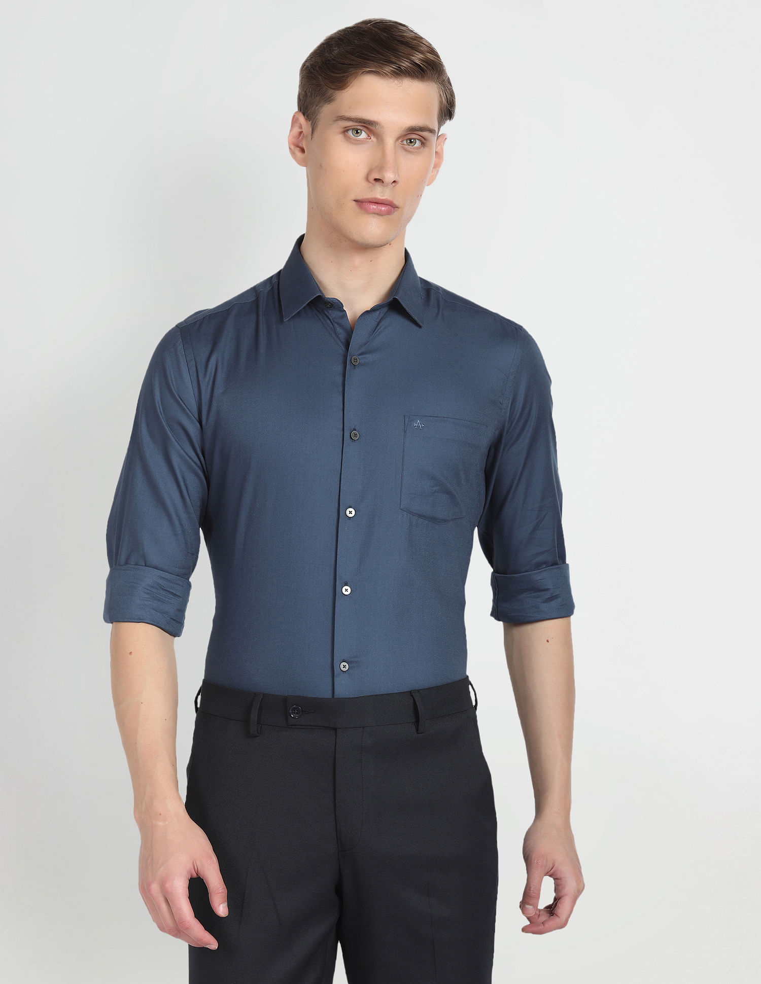 Arrow Manhattan Slim Fit Solid Shirt