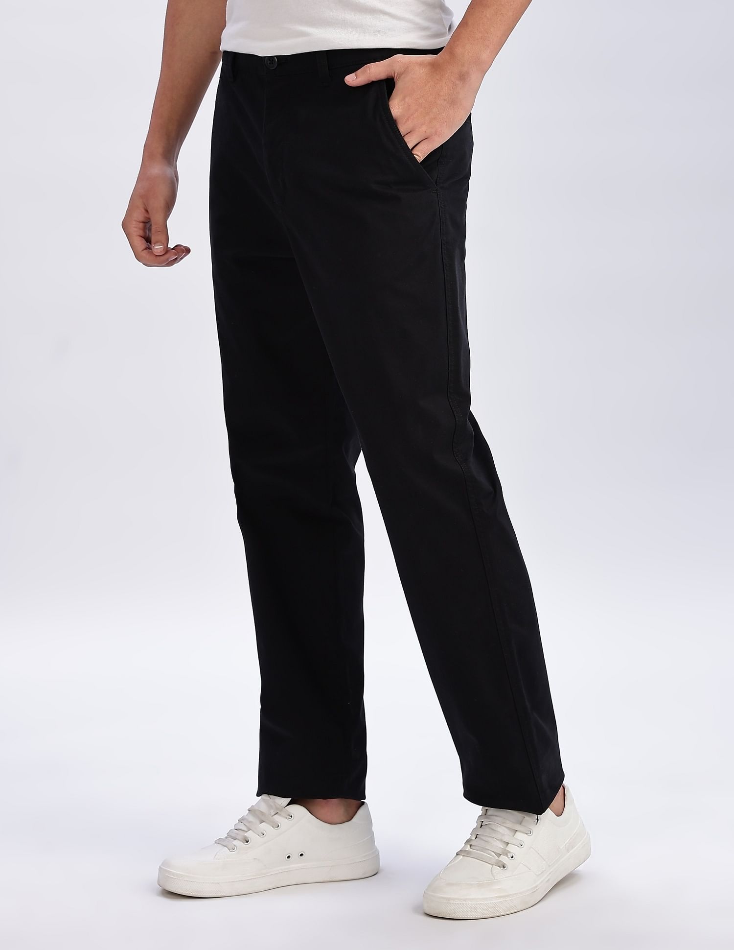 Calvin Klein Jeans Relaxed-Fit Solid Mid Rise Trousers