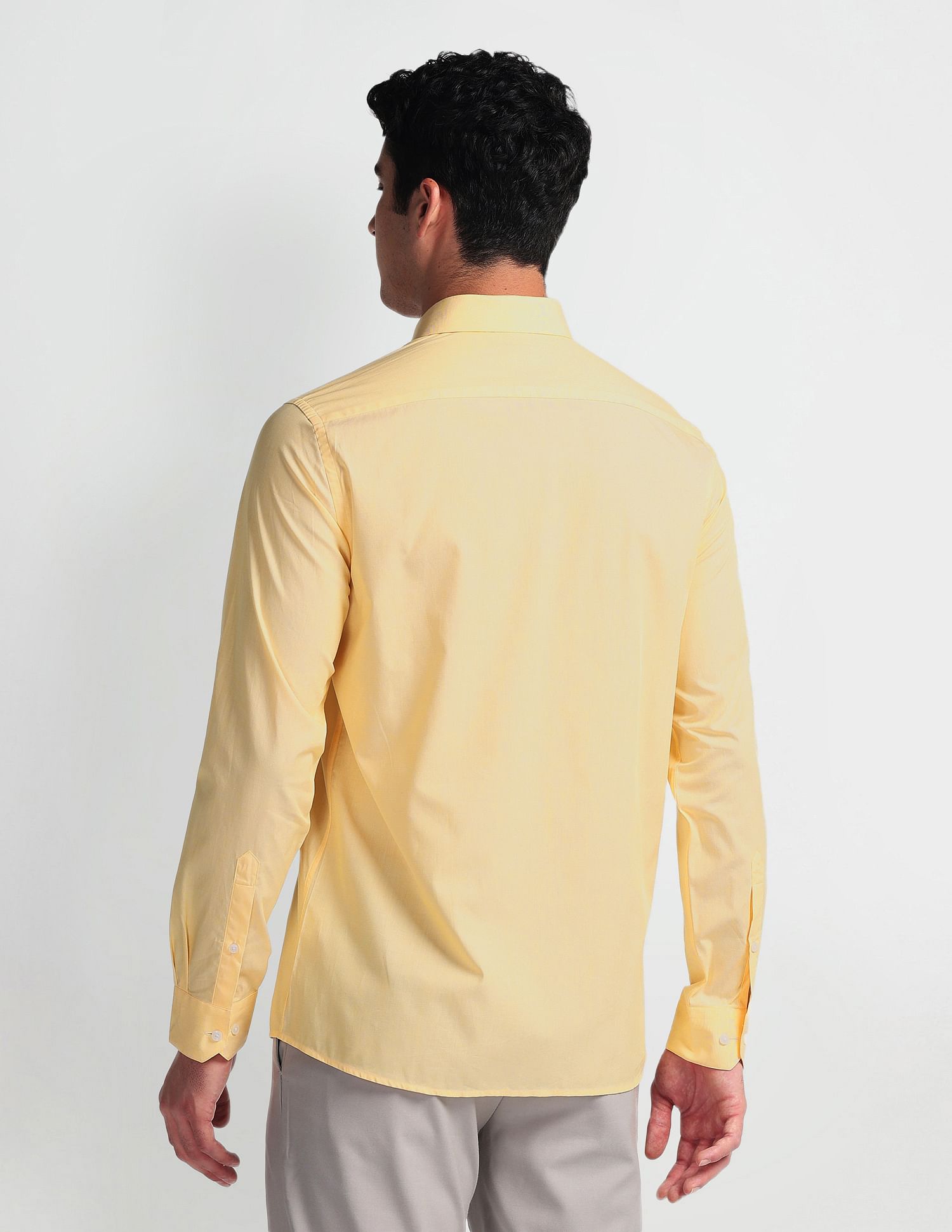 Arrow Pure Cotton Manhattan Slim Shirt
