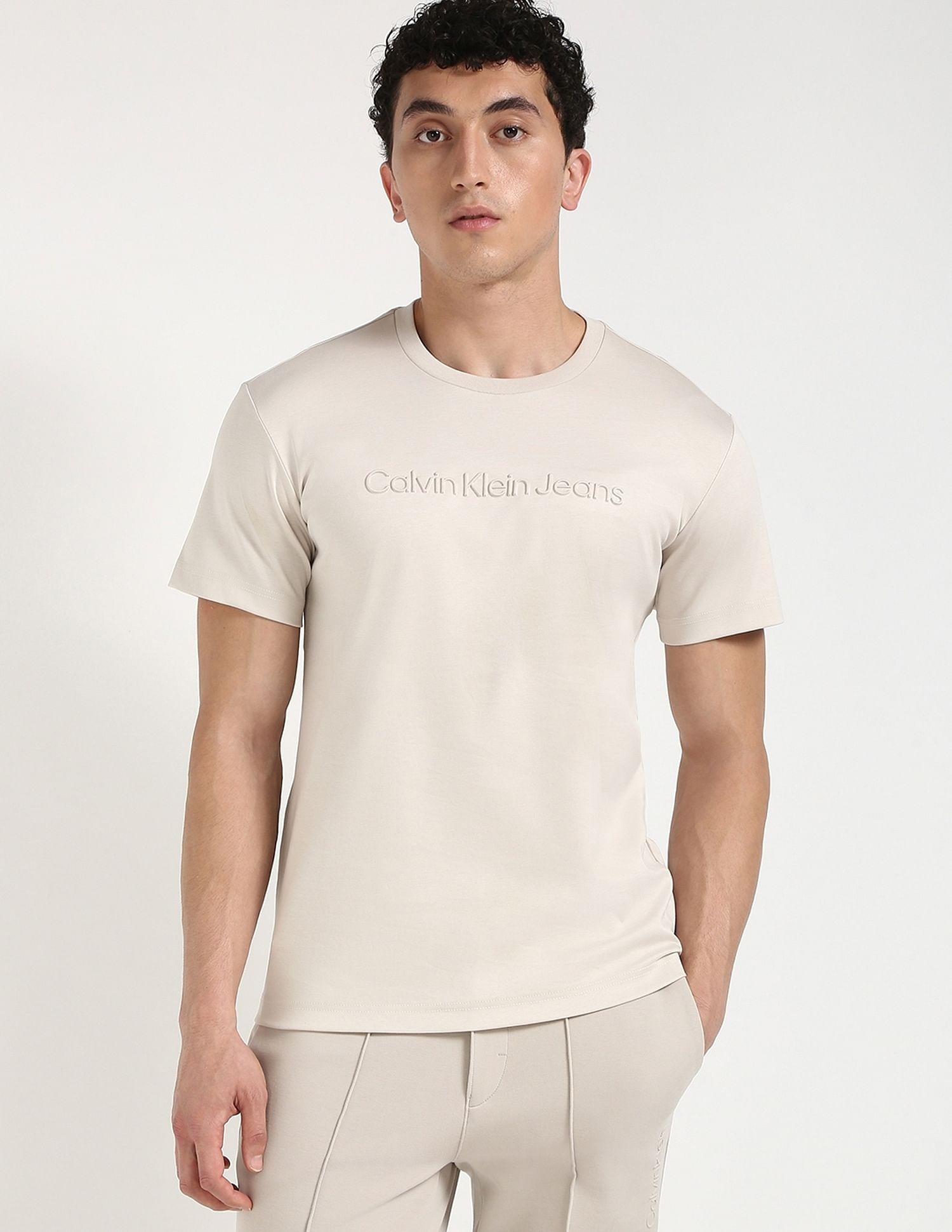 Calvin Klein Jeans Logo Regular-Fit Cotton T Shirt