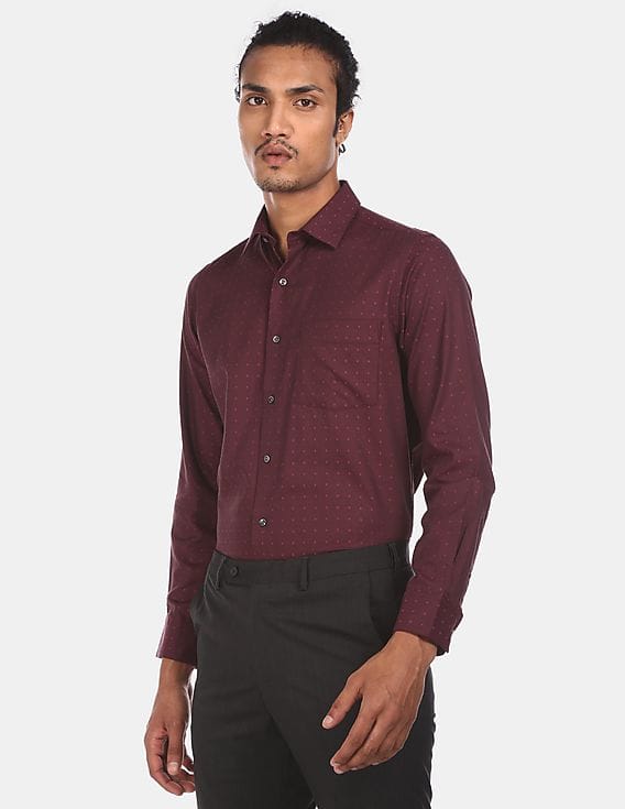 Buy Arrow Men Wine Cutaway Collar 