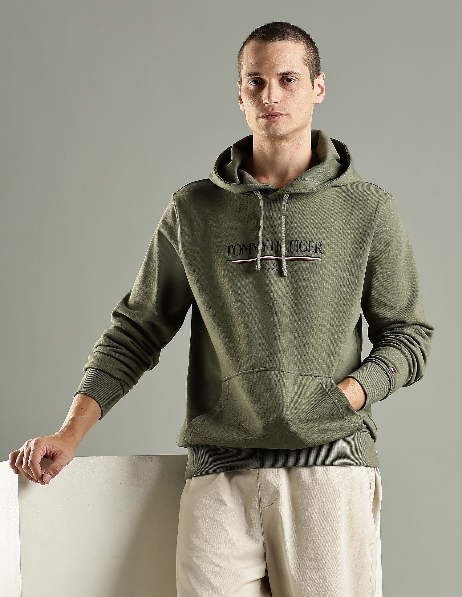 Tommy Hilfiger Logo Regular Fit Cotton Sweatshirt