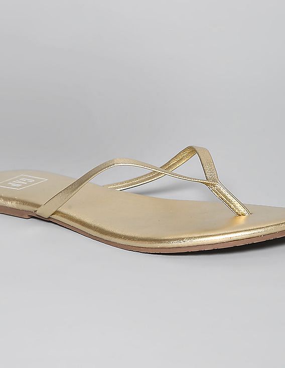 Buy GAP Women Women Gold V Strap Metallic Flip Flops NNNOW