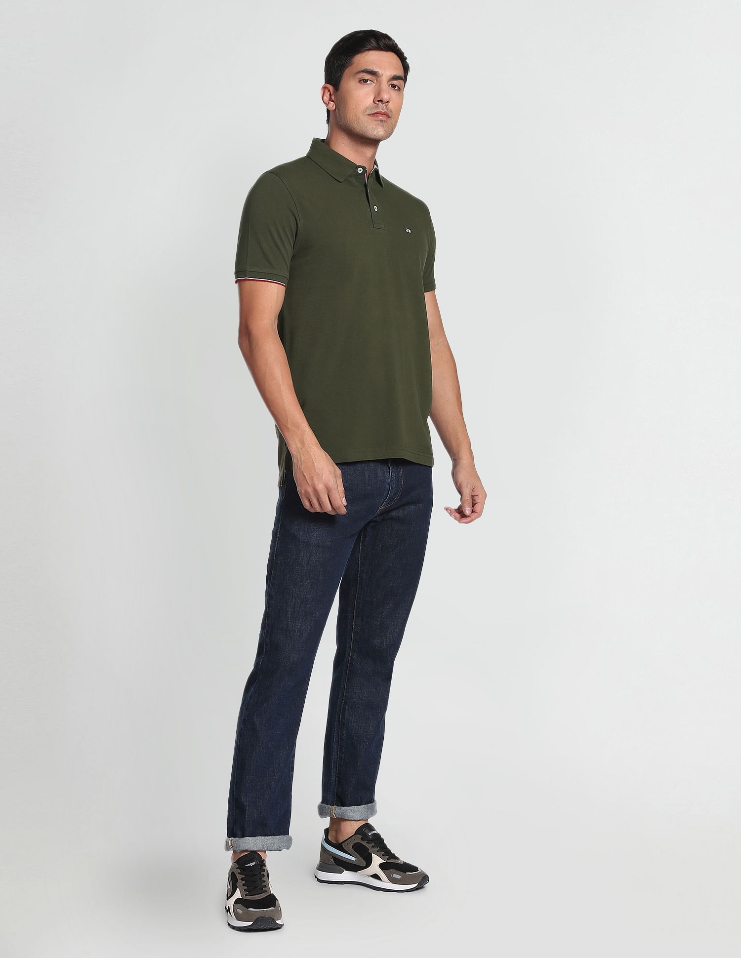 Arrow Sports Compact Cotton Solid Polo Shirt
