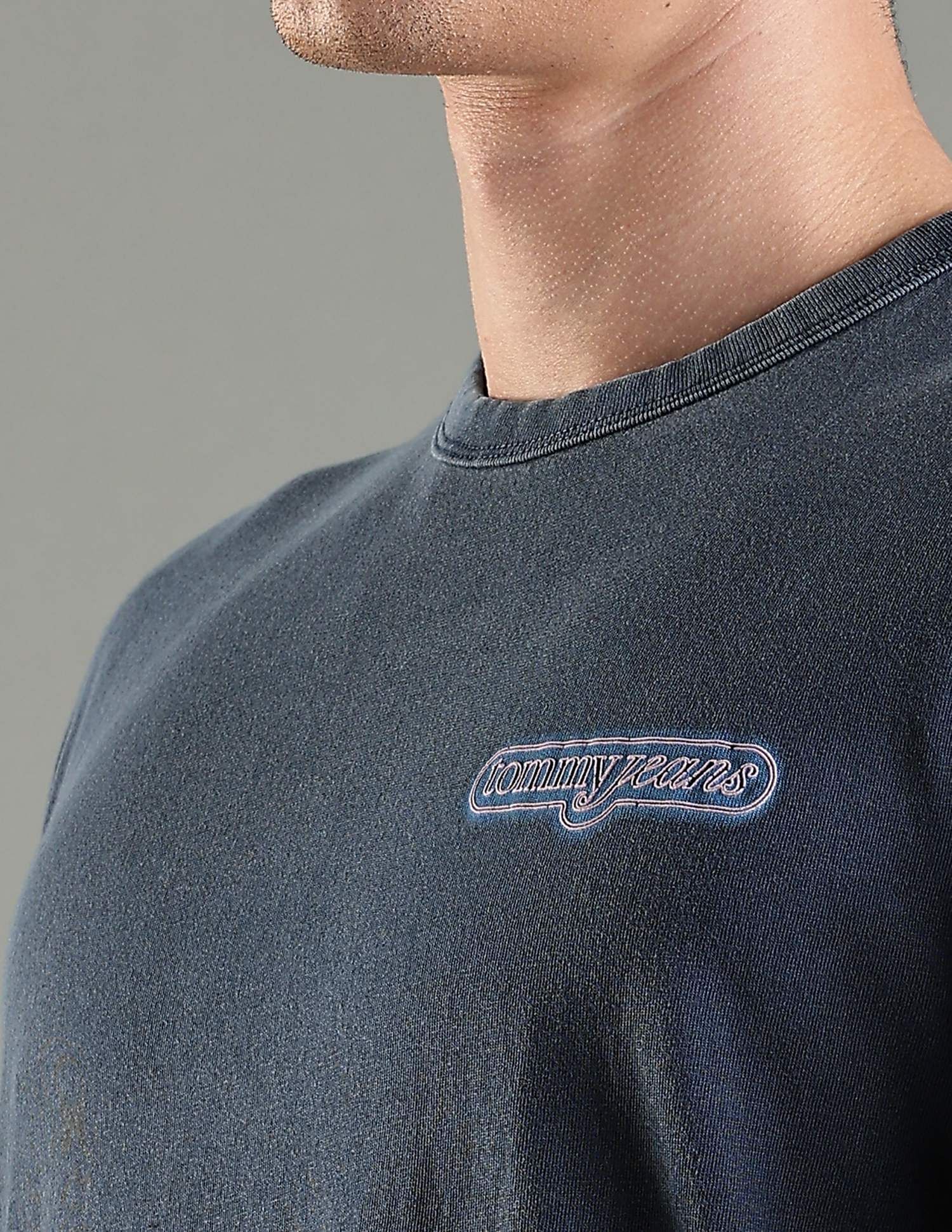 Tommy Hilfiger Embroidered Logo Regular Fit Cotton T-Shirt