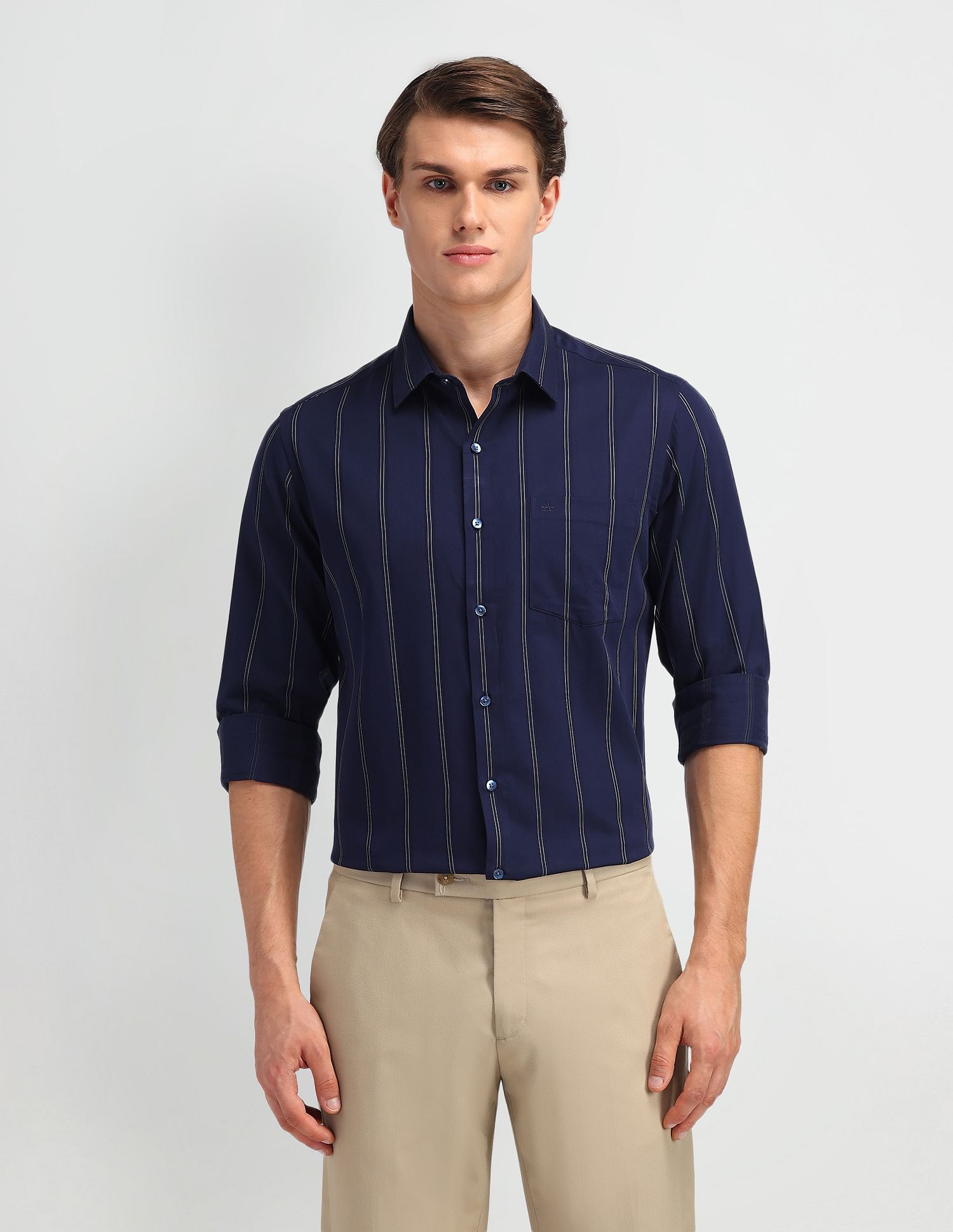 Arrow Manhattan Slim Fit Vertical Striped Shirt