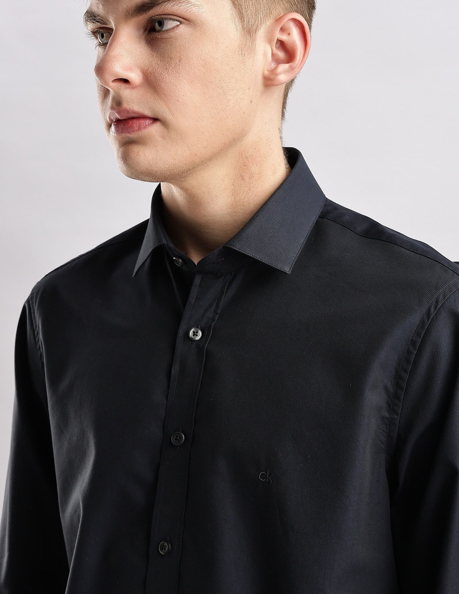 Calvin Klein Jeans Solid Regular Fit Dobby Woven Shirt