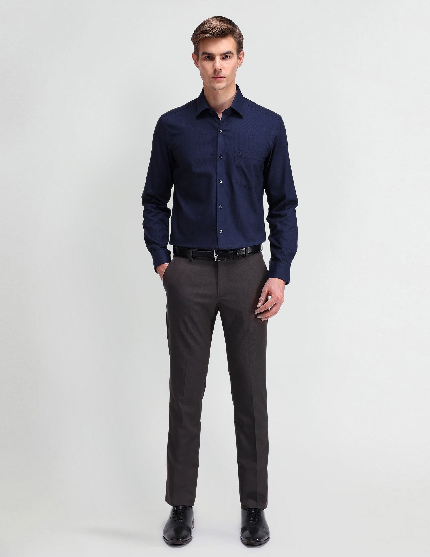 Arrow Manhattan Slim Fit Textured Shirt