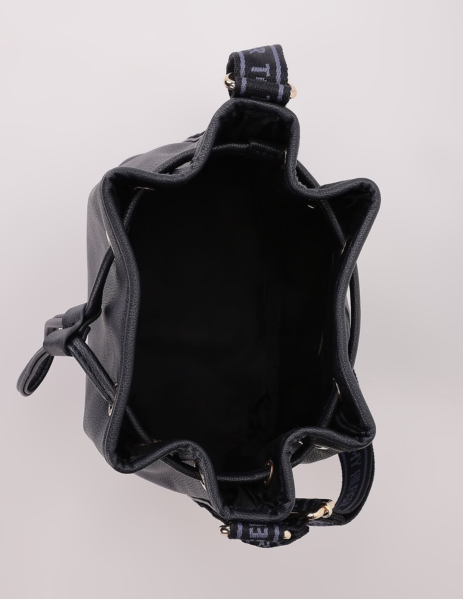Tommy Hilfiger Solid Blue Pu Bucket Bag