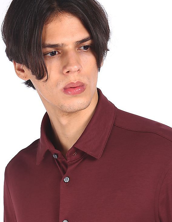 Calvin Klein Men Wine Spread Collar Knit Casual Shirt