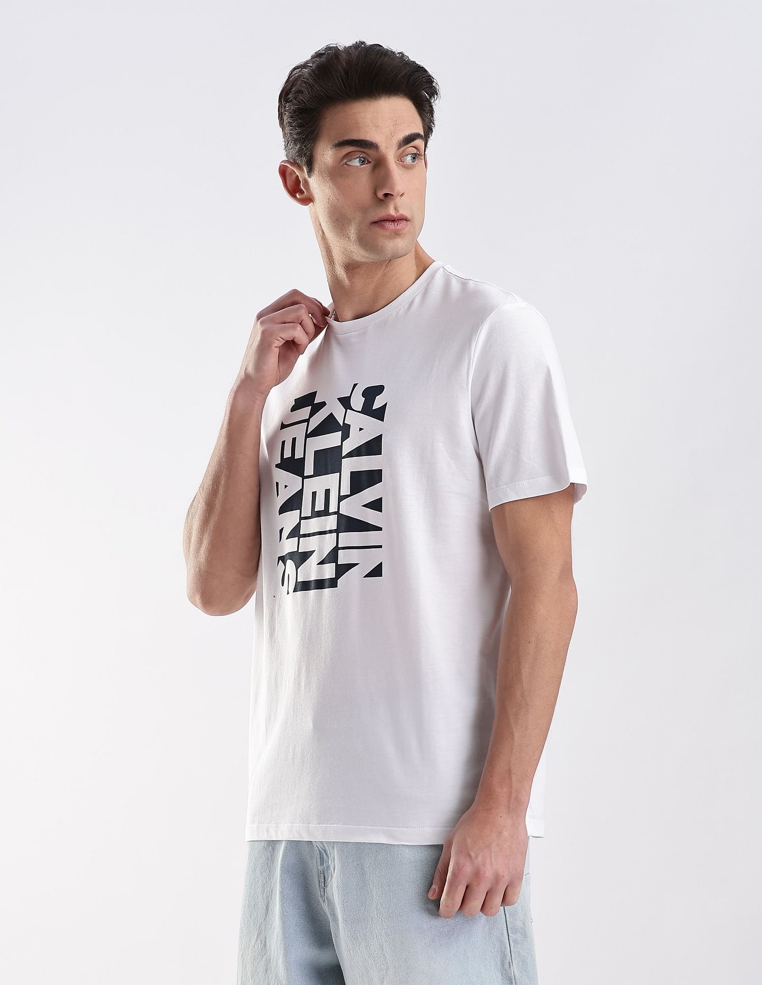 Calvin Klein Jeans Regular-Fit Logo Cotton T-Shirt