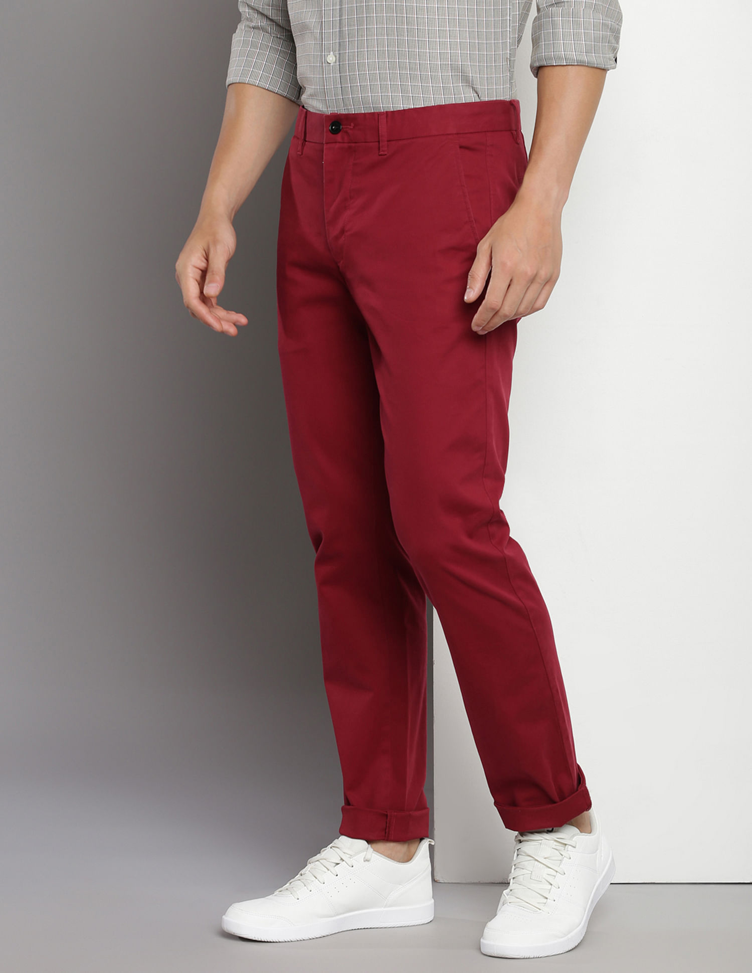 Tommy hilfiger store red trousers