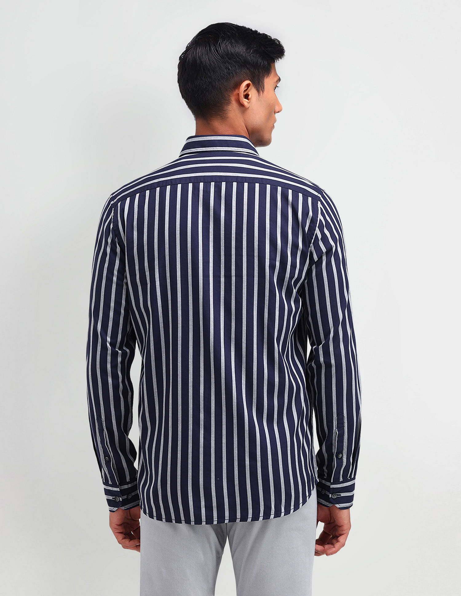 Arrow Sport Manhattan Slim Vertical Striped Shirt