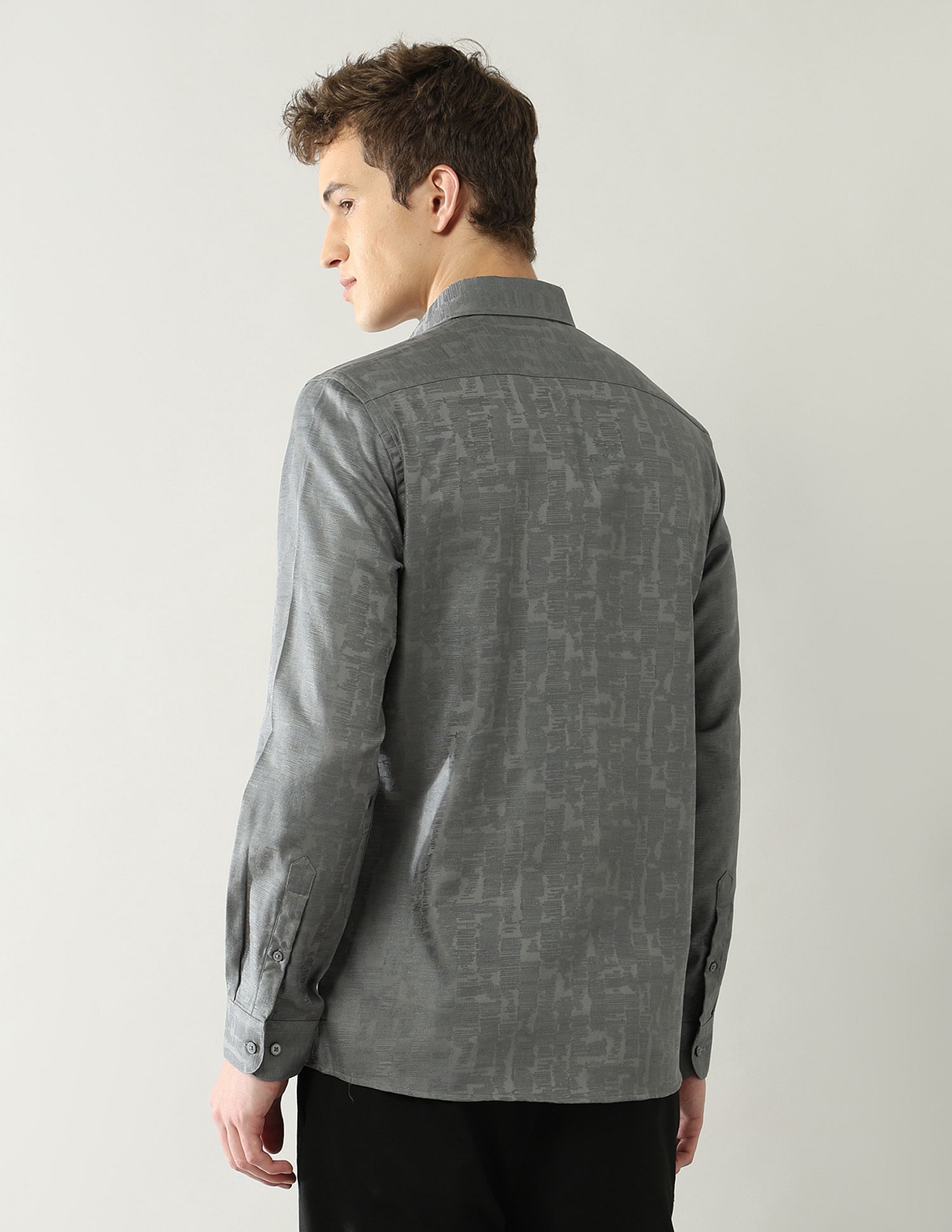 Arrow Newyork Textured Manhattan Slim Fit Jaquard Shirt