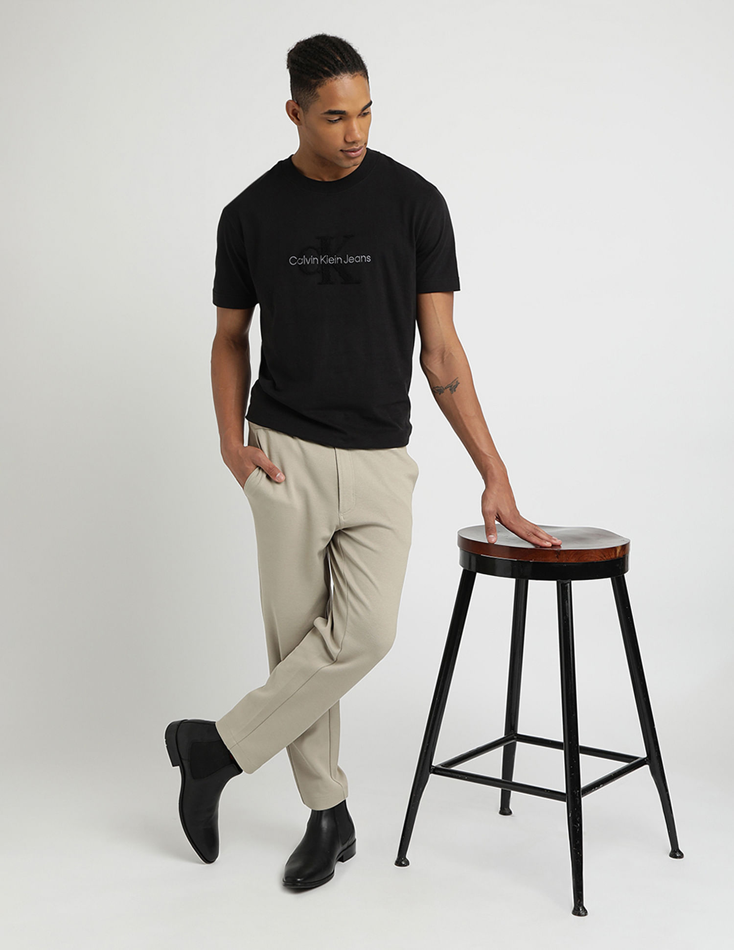 Calvin Klein Jeans Comfort Fit Solid Track Pant