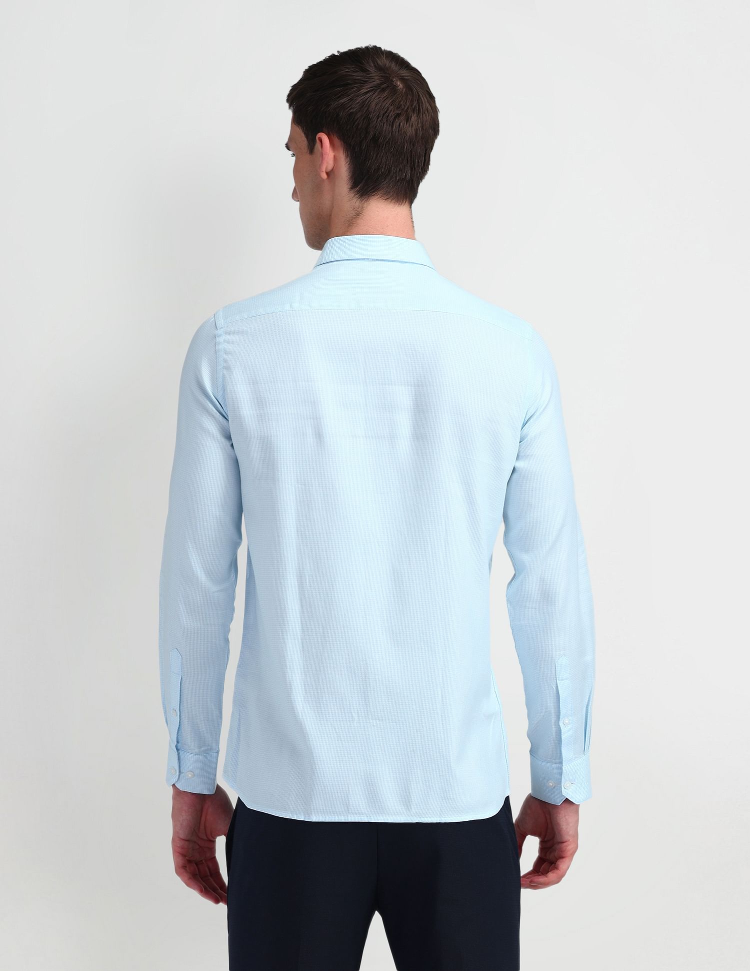 Arrow Manhattan Slim Fit Vertical Striped Shirt