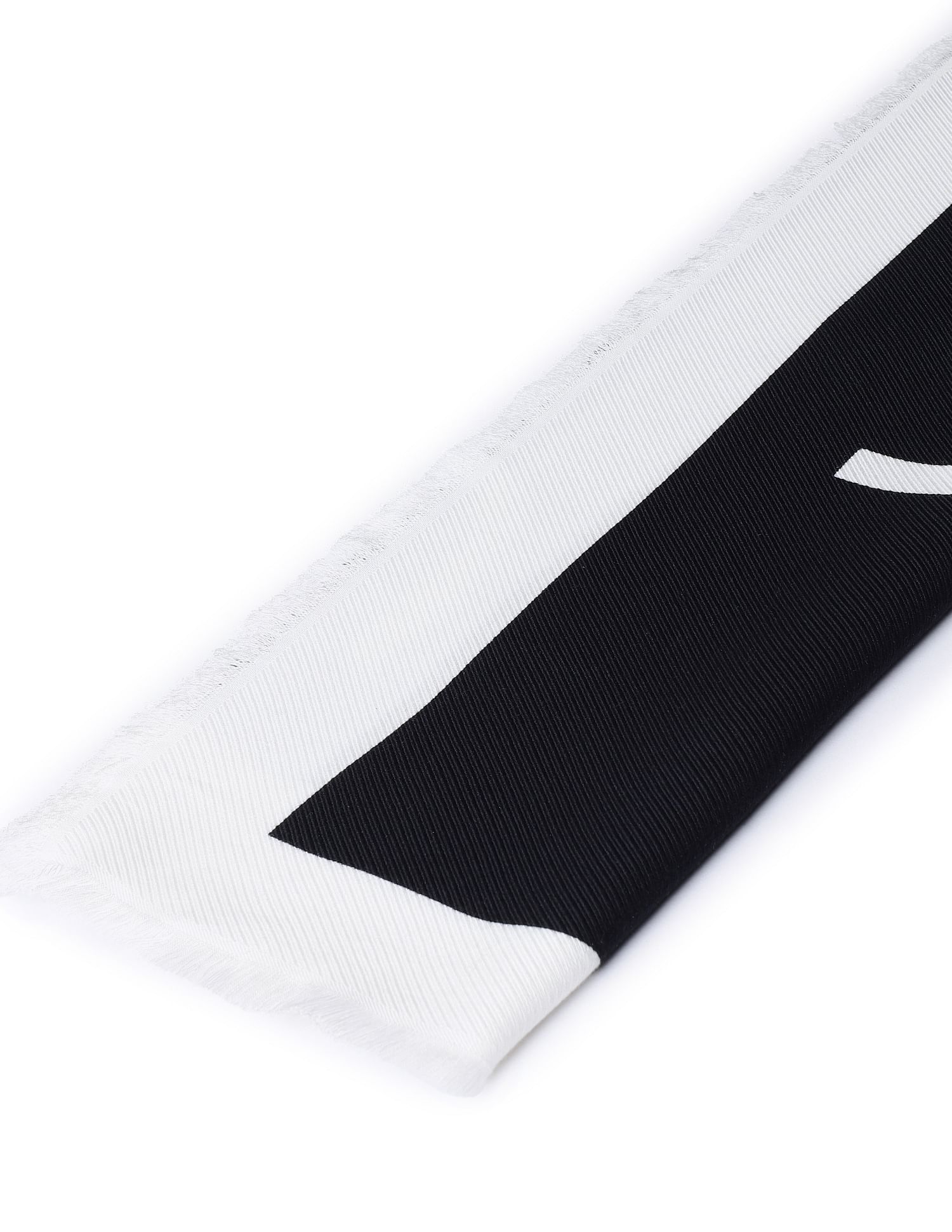 Calvin Klein Men Contrast Logo Jacquard Scarf