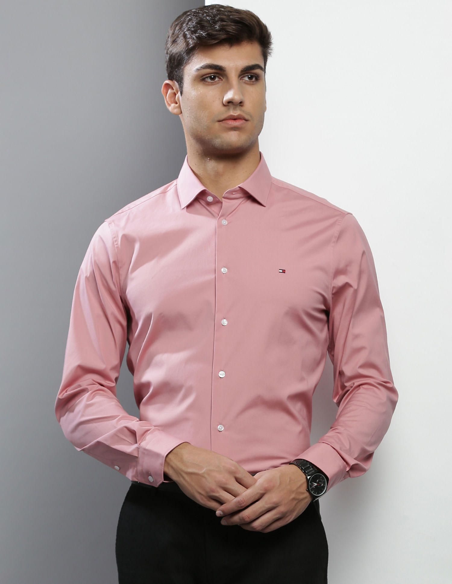 Tommy Hilfiger Men Pink Flex Poplin Slim Fit Solid Formal Shirt