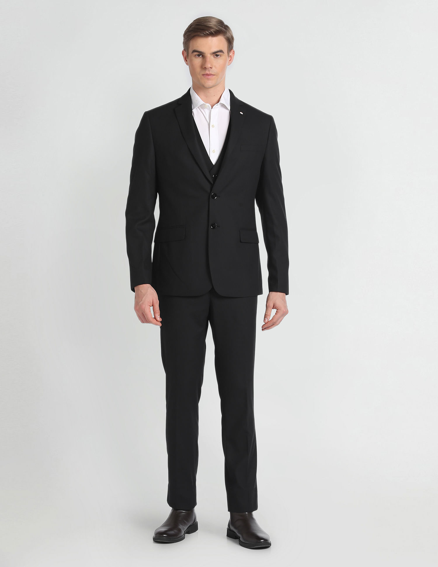 Arrow Tailored Fit Three Piece Suit
