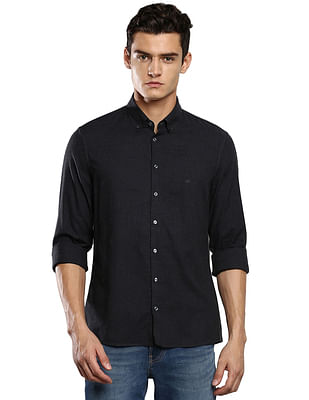 Calvin Klein Men Dark Grey Slim Fit Heathered Cotton Casual Shirt