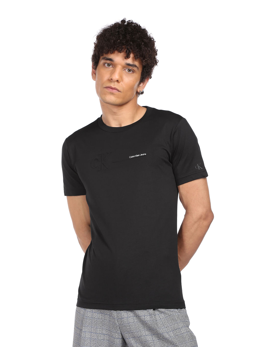 Buy Calvin Klein Men Black Crew Neck Embossed Logo Cotton T-Shirt -  NNNOW.com